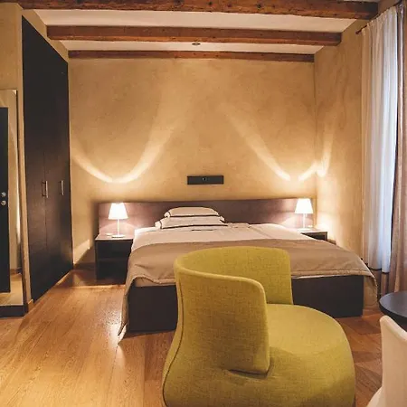 Heritage Kukuriku カスタヴ