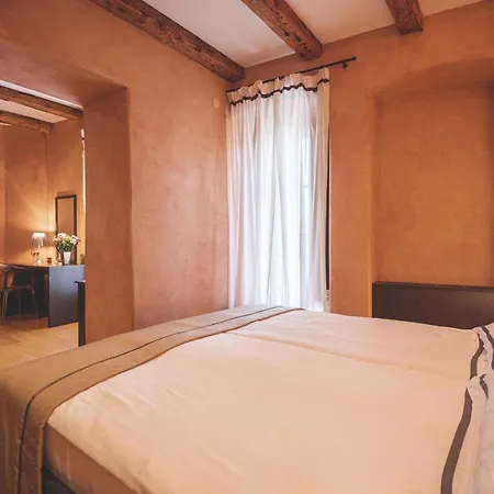 Heritage Kukuriku Hotel