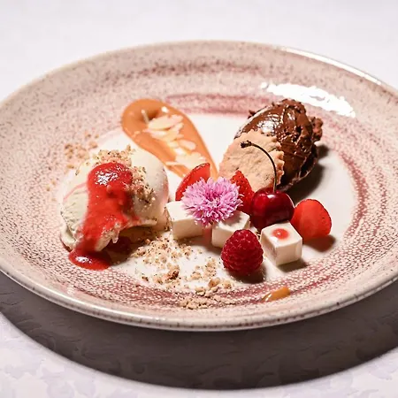 Heritage Kukuriku 4* カスタヴ