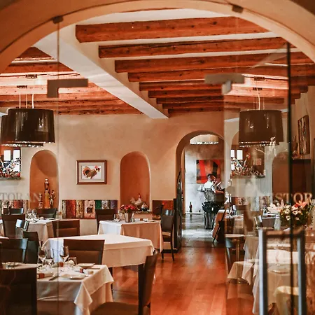 Heritage Kukuriku Hotel