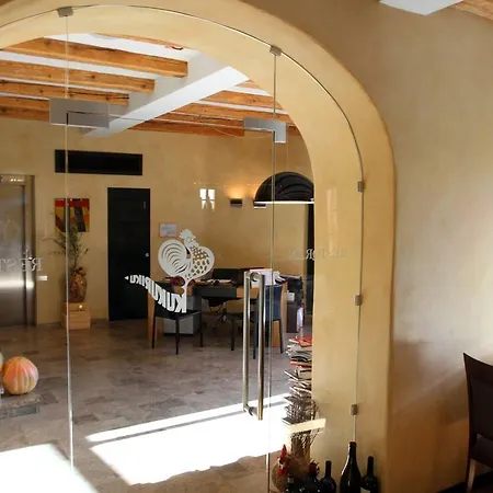 ホテル Heritage Kukuriku カスタヴ